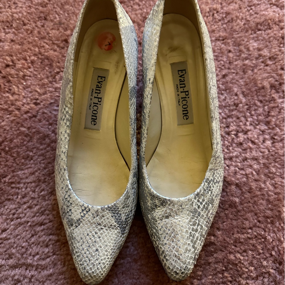 Evan Picone Pumps